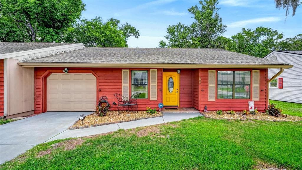 1047 W SAMMS AVENUE PORT ORANGE, FL 32129