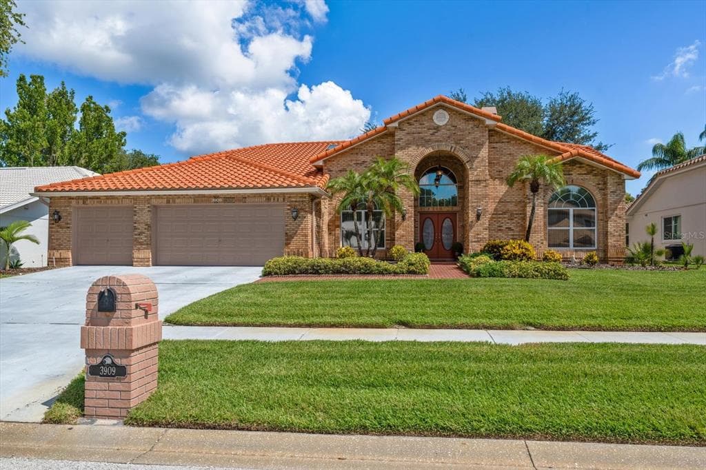 3909 TARIAN COURT PALM HARBOR, FL 34684