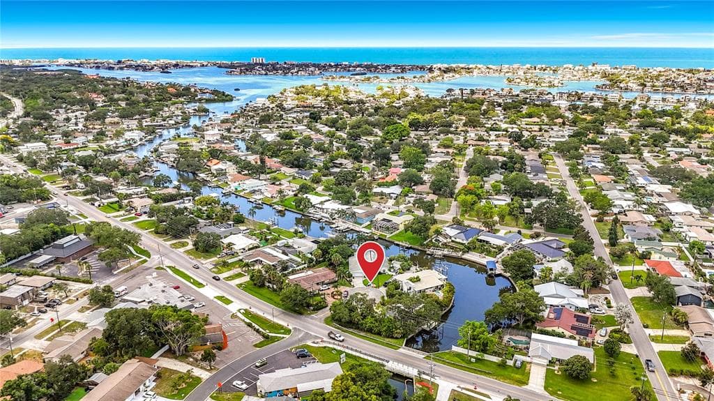 3511 NORTH CIR LARGO, FL 33770