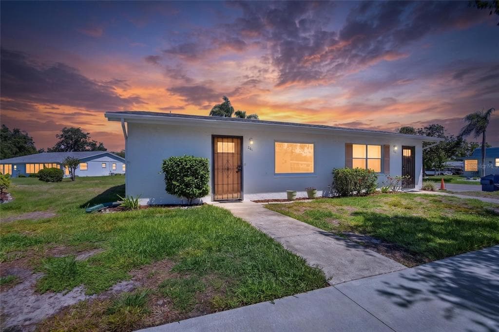 1902 ANDOVER STREET UNIT 201 SUN CITY CENTER, FL 33573
