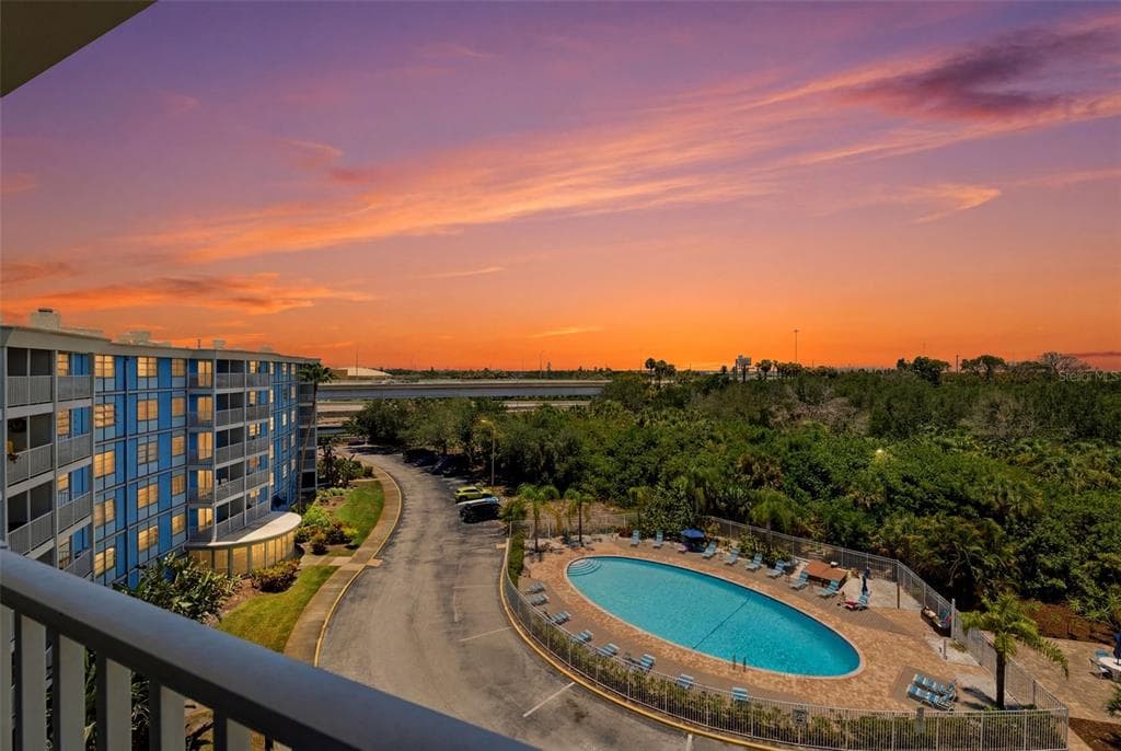 3315 58TH AVENUE S UNIT 615 ST PETERSBURG, FL 33712