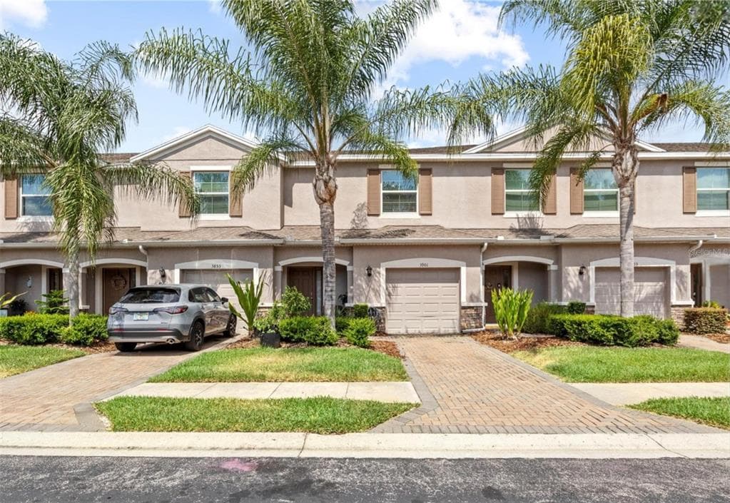 3901 SILVERLAKE WAY