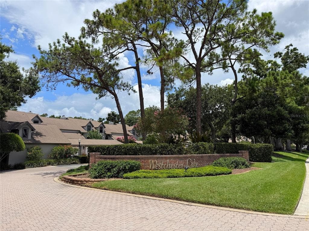 2836 COUNTRYSIDE BOULEVARD UNIT 123 CLEARWATER, FL 33761