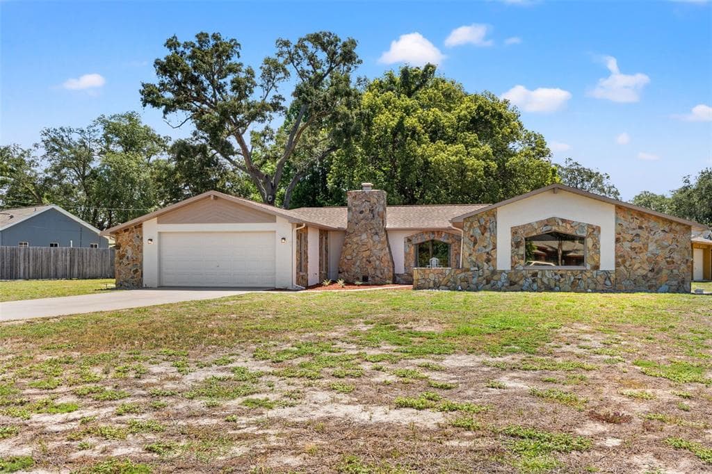 1068 TRYON CIRCLE SPRING HILL, FL 34606