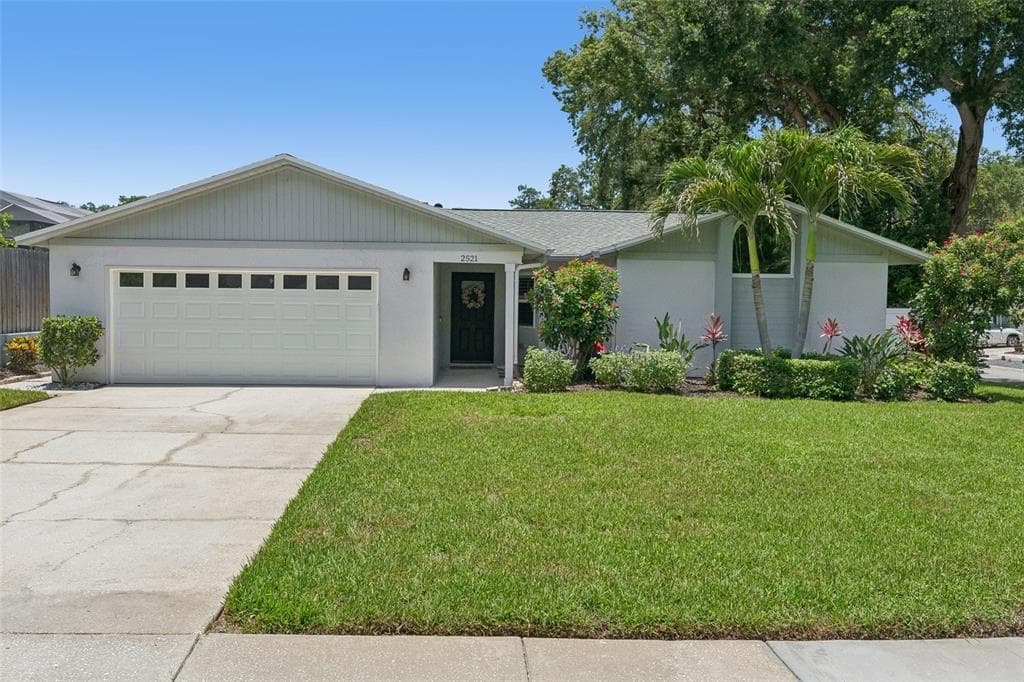 2521 GULFBREEZE CIRCLE PALM HARBOR, FL 34683