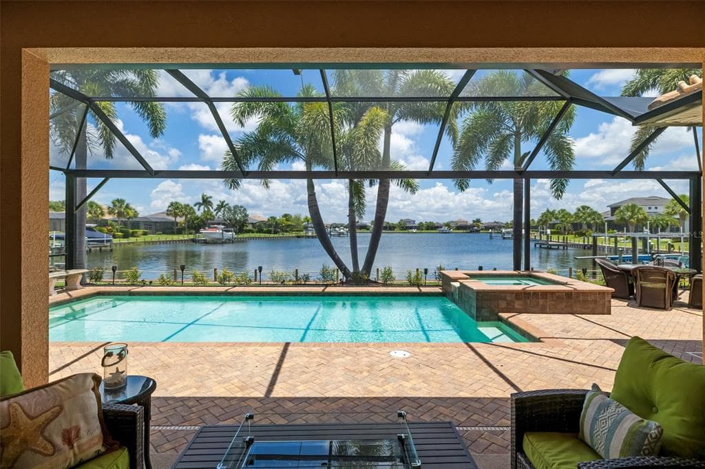 5216 LAKE OVERLOOK AVENUE BRADENTON, FL 34208