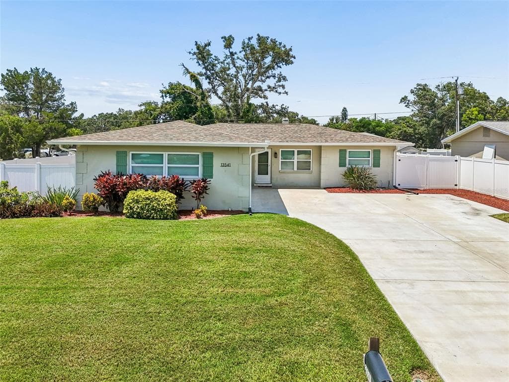 13541 87TH PLACE SEMINOLE, FL 33776