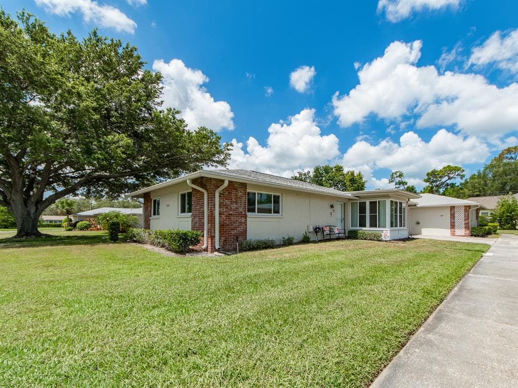 1009 QUEEN ANNE DRIVE UNIT B