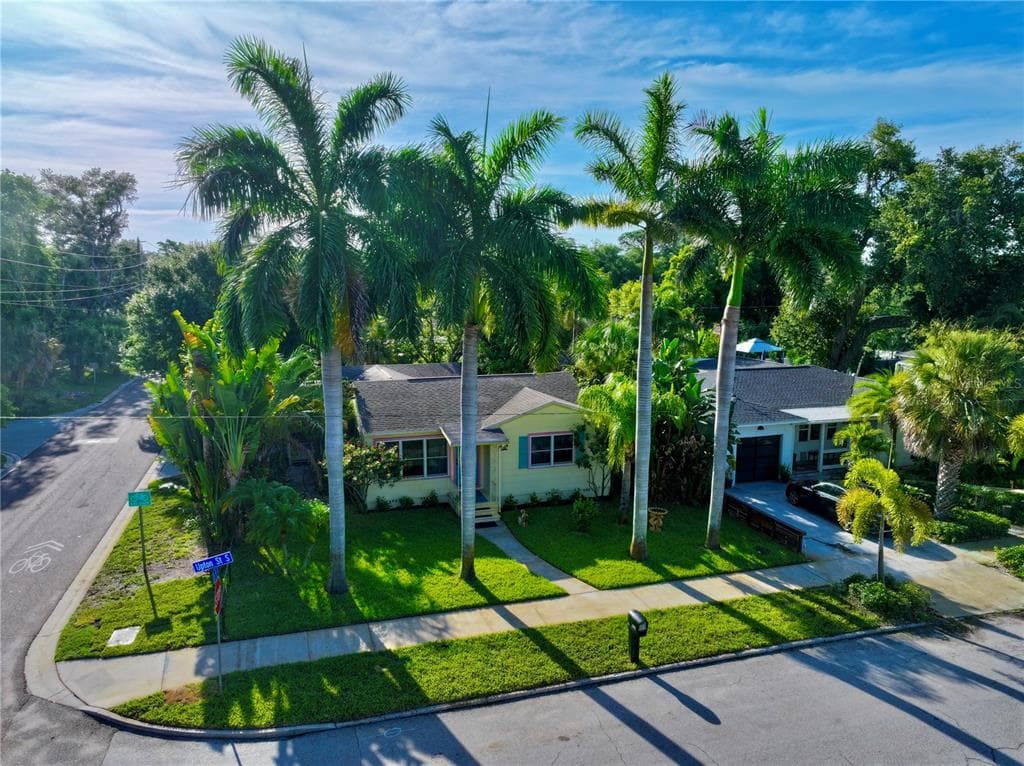 2602 UPTON STREET S GULFPORT, FL 33711