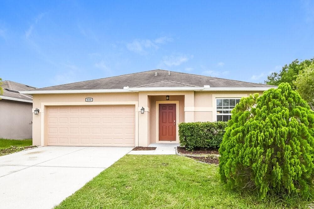 121 DAIGLEDOG STREET ST CLOUD, FL 34772