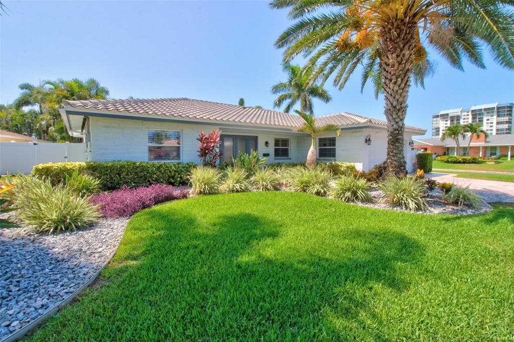8094 12TH AVENUE S ST PETERSBURG, FL 33707