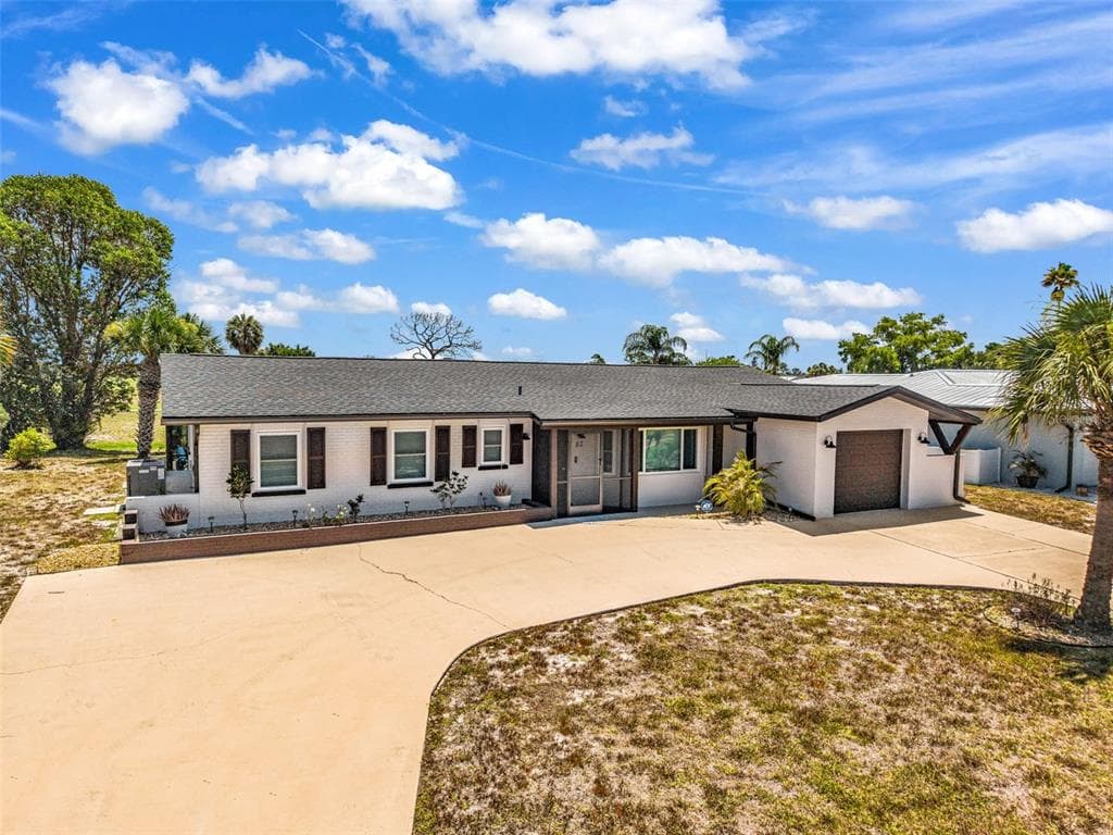 82 ROTONDA CIRCLE ROTONDA WEST, FL 33947