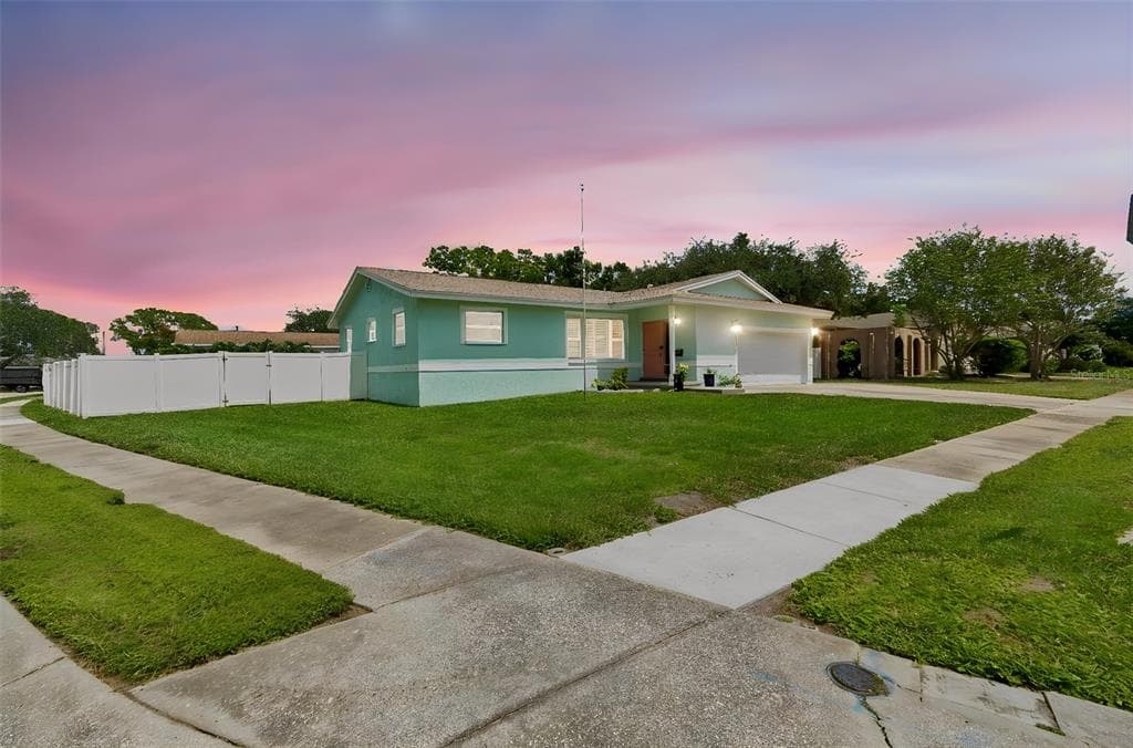 6035 19TH STREET NE ST PETERSBURG, FL 33703