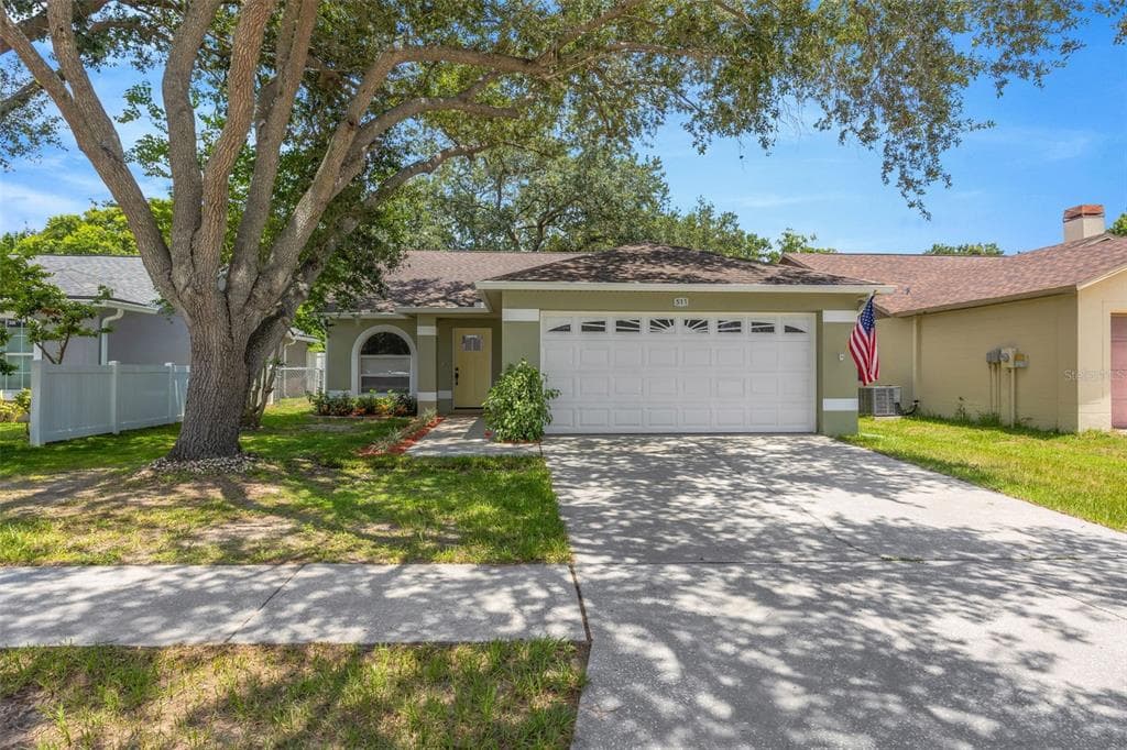 511 CENTER POINT ROAD VALRICO, FL 33594