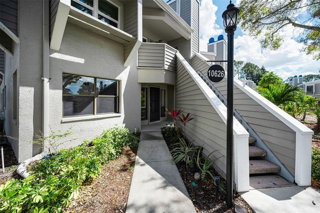 10626 LONGWOOD DRIVE UNIT 102 SEMINOLE, FL 33777
