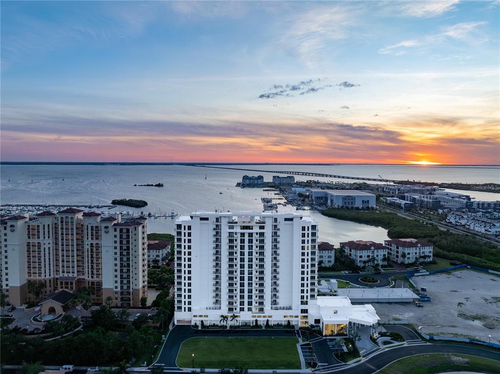 5713 BOWEN DANIEL DR. UNIT 704 TAMPA, FL 33616