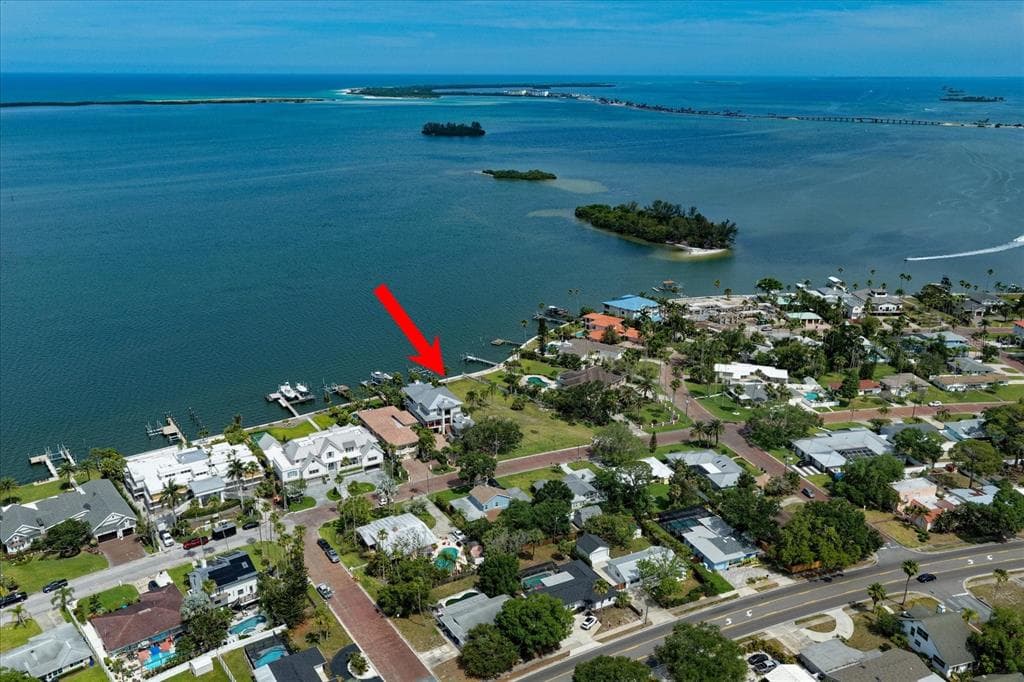 1768 SANTA BARBARA DRIVE DUNEDIN, FL 34698