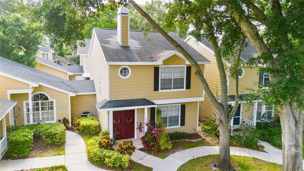 2384 HOUNDS TRAIL PALM HARBOR, FL 34683