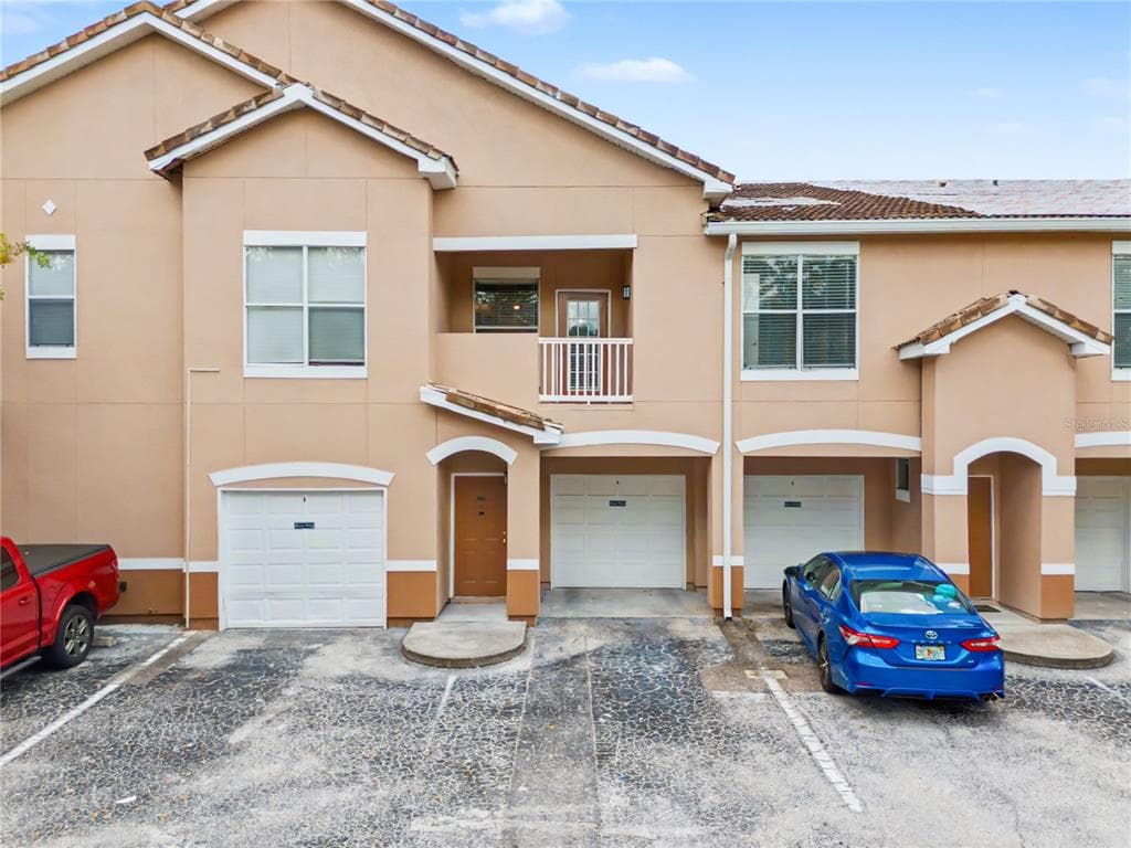 18111 VILLA CREEK DRIVE UNIT 18111 TAMPA, FL 33647