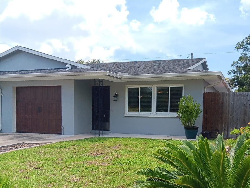 1302 AMBLE LANE CLEARWATER, FL 33755