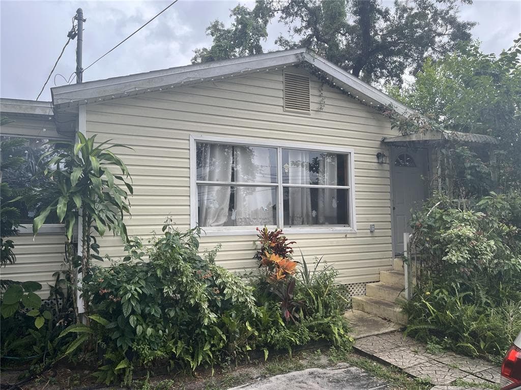 1127 AUBURN STREET CLEARWATER, FL 33756