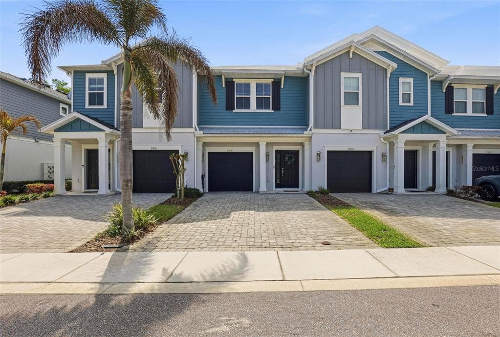 2818 GRAND KEMERTON PLACE TAMPA, FL 33618