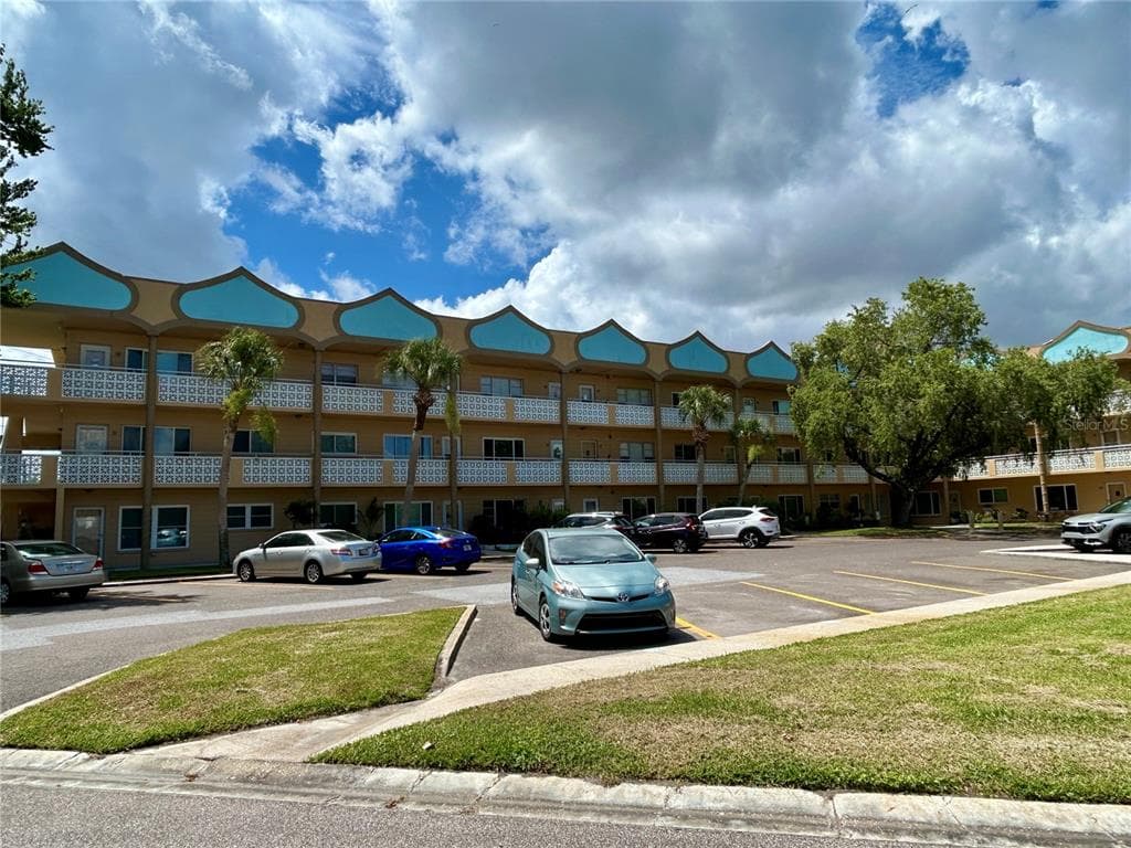 2467 FINLANDIA LANE UNIT 27 CLEARWATER, FL 33763