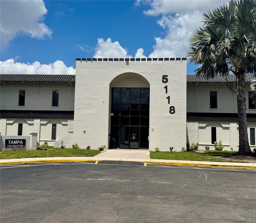 5118 N 56TH STREET UNIT 110 TAMPA, FL 33610