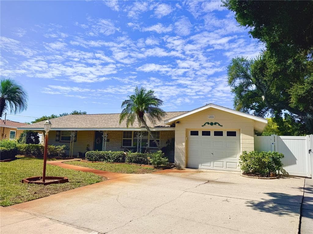 6086 28TH AVENUE N ST PETERSBURG, FL 33710