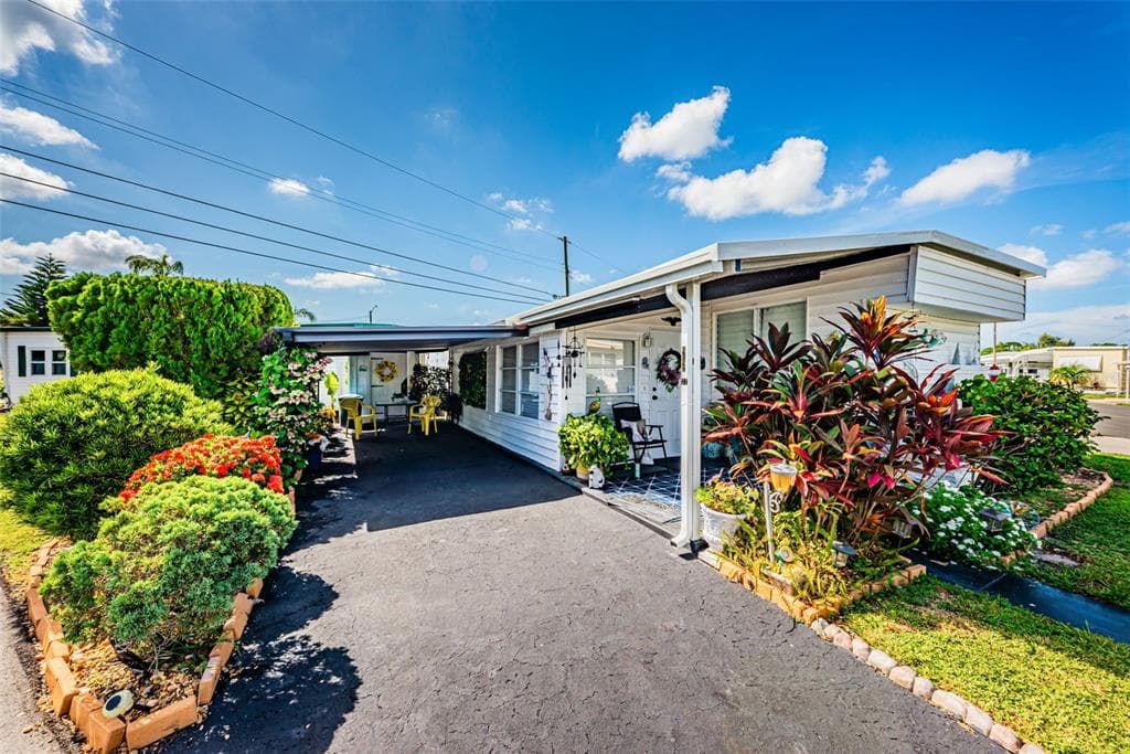 4187 72ND STREET N UNIT 32 ST PETERSBURG, FL 33709
