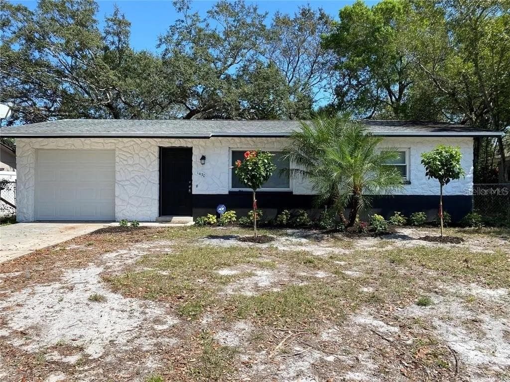 1430 PARKVIEW LANE