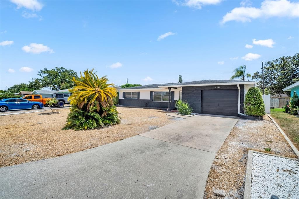 2301 WHITMAN STREET CLEARWATER, FL 33765