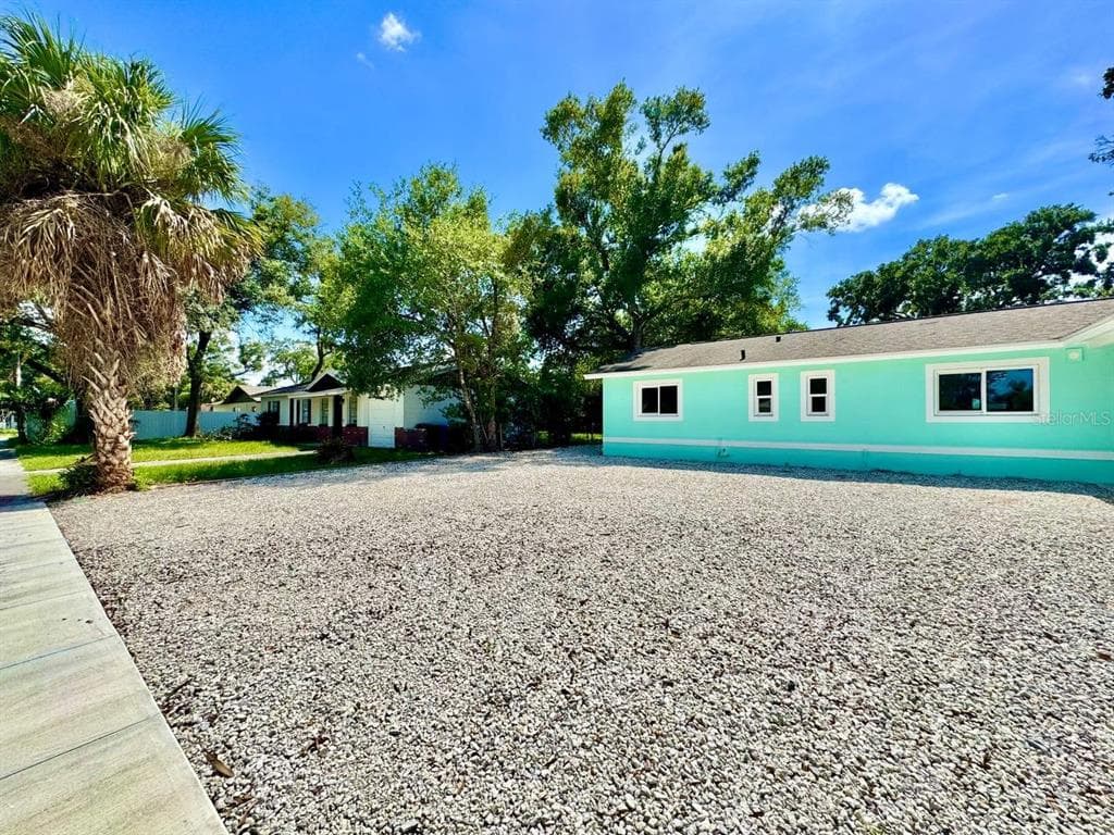 4306 PORPOISE DRIVE UNIT A TAMPA, FL 33617