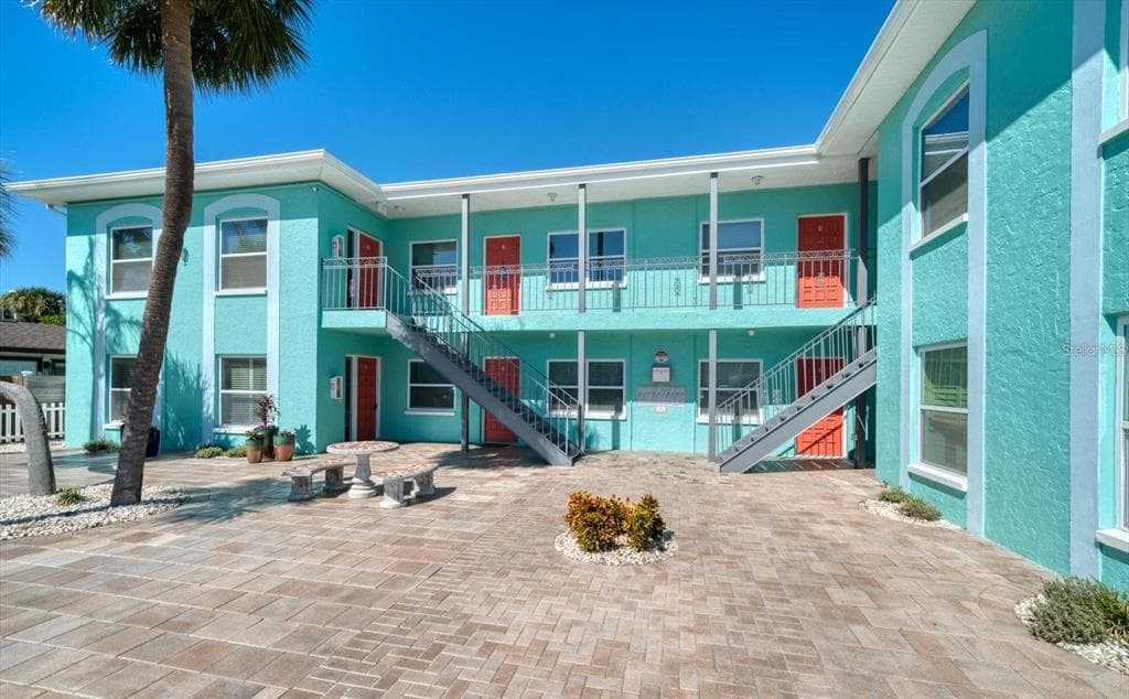 555 69TH AVENUE UNIT 7 ST PETERSBURG, FL 33706