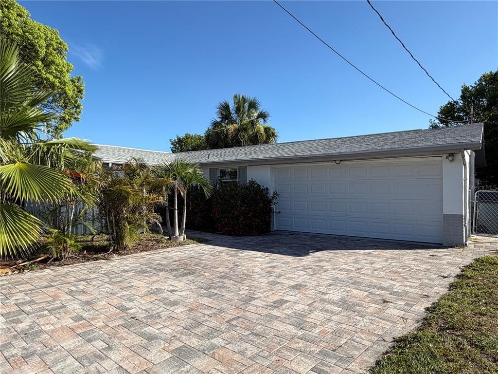5711 BAROQUE DRIVE HOLIDAY, FL 34690