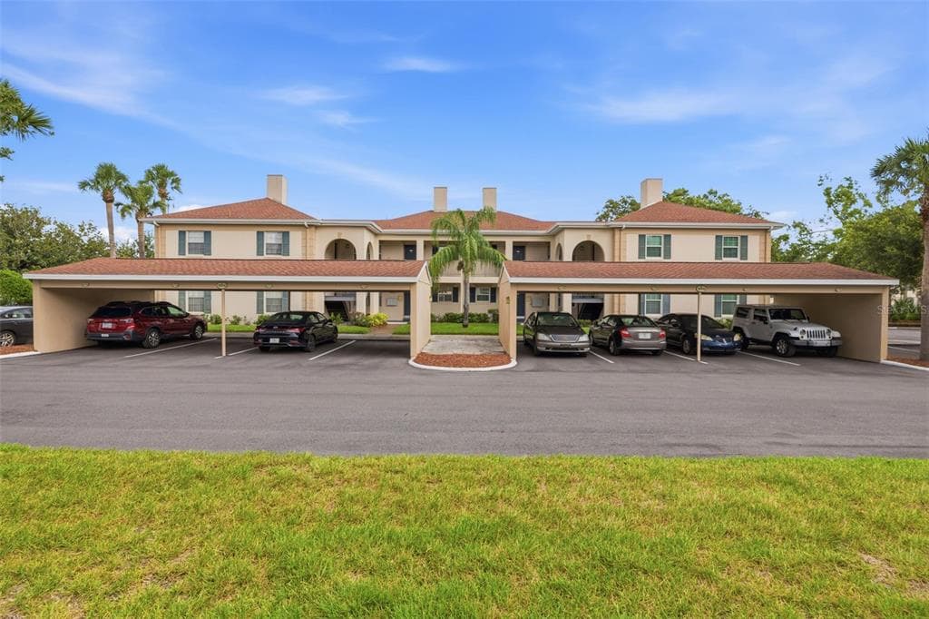 10316 CLUB CIRCLE UNIT 41 TAMPA, FL 33618