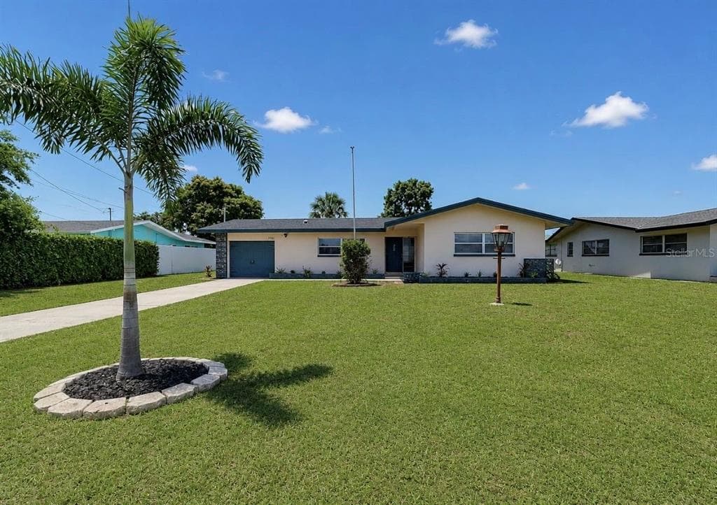 1725 BIKINI COURT CAPE CORAL, FL 33904