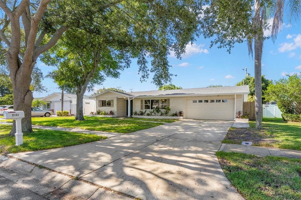 2441 FAIRBANKS DRIVE CLEARWATER, FL 33764