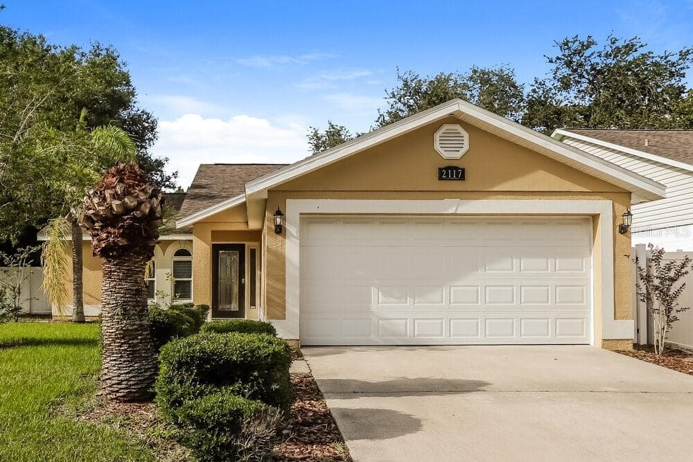 2117 INTERVISTA LANE VALRICO, FL 33594