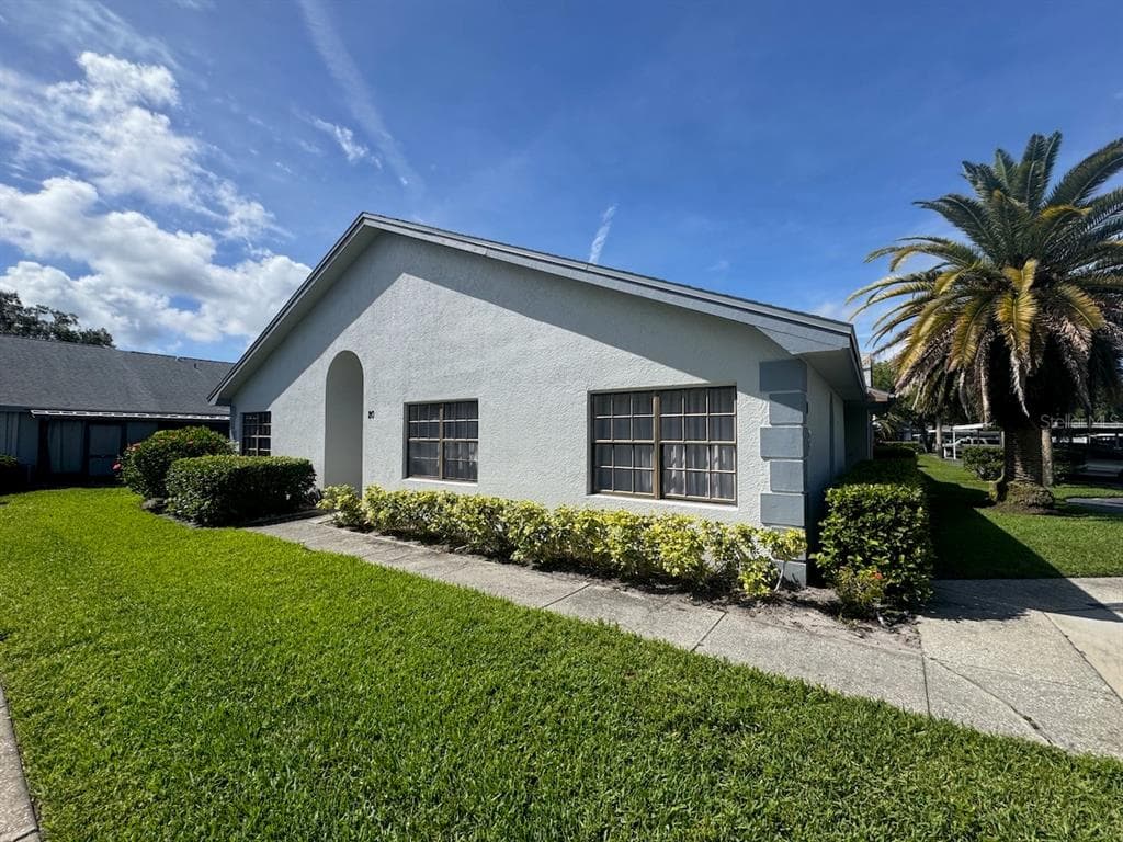 2749 COUNTRYSIDE BOULEVARD UNIT 20 CLEARWATER, FL 33761