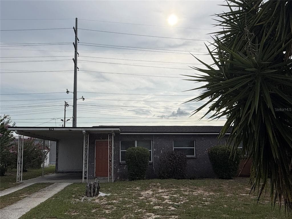 613 CARVER DRIVE LAKE WALES, FL 33853