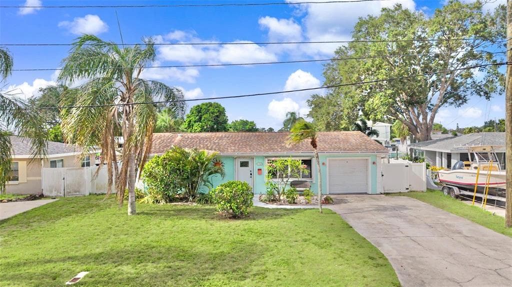 9472 TREASURE LANE NE ST PETERSBURG, FL 33702