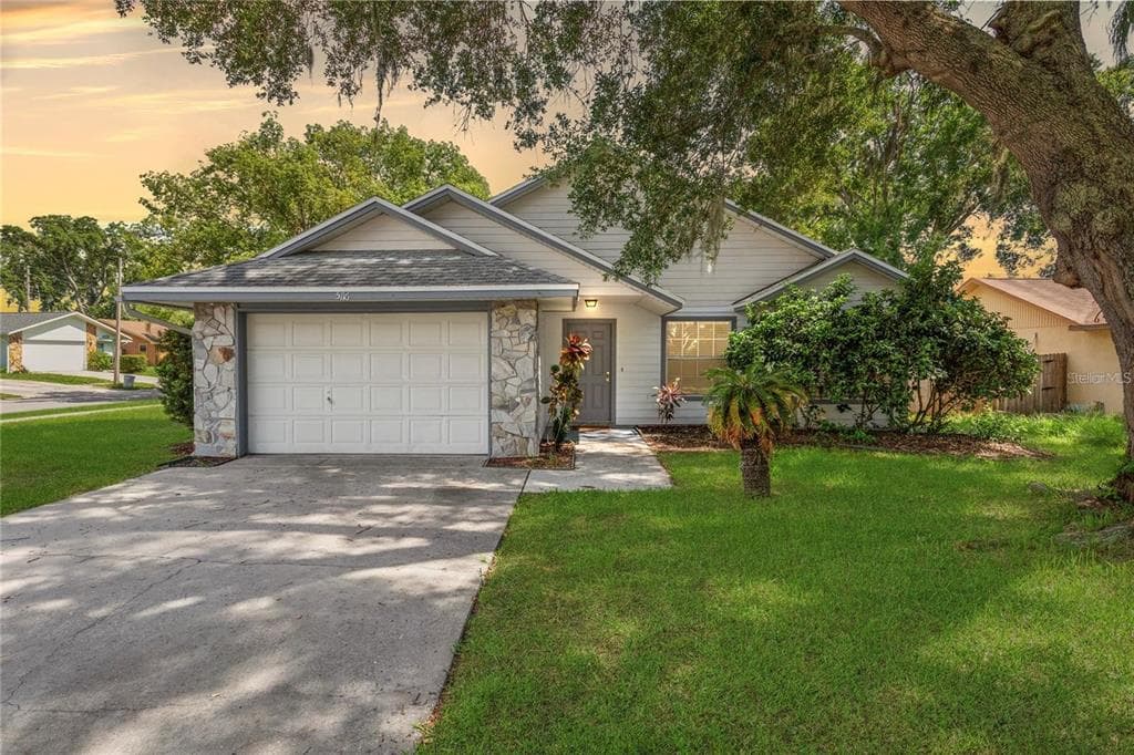 5116 PLANTATION DRIVE HOLIDAY, FL 34690