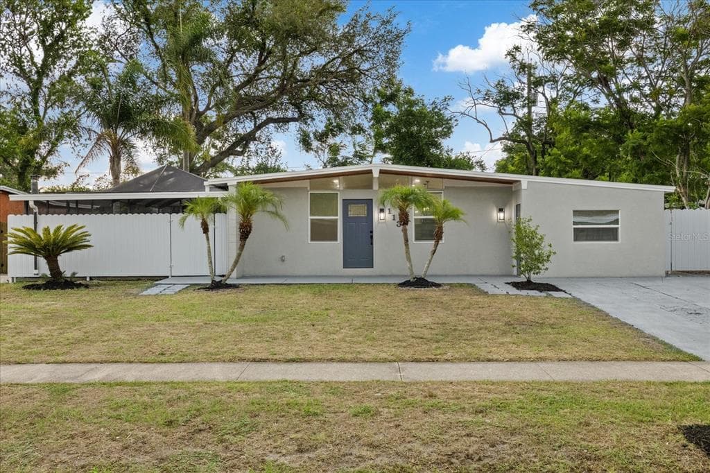 1130 DOGWOOD AVENUE TAMPA, FL 33613