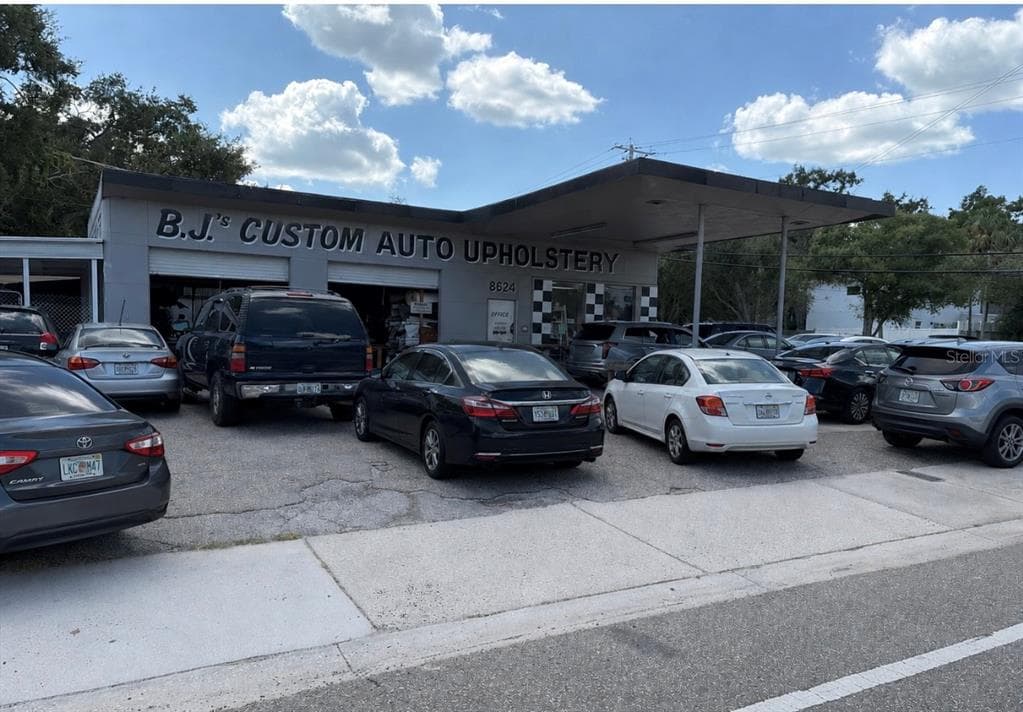 8624 N FLORIDA AVENUE TAMPA, FL 33604