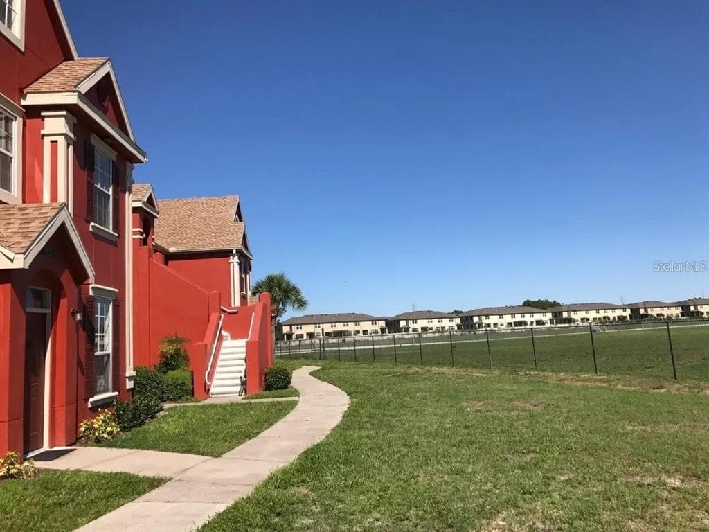10554 WHITE LAKE COURT TAMPA, FL 33626