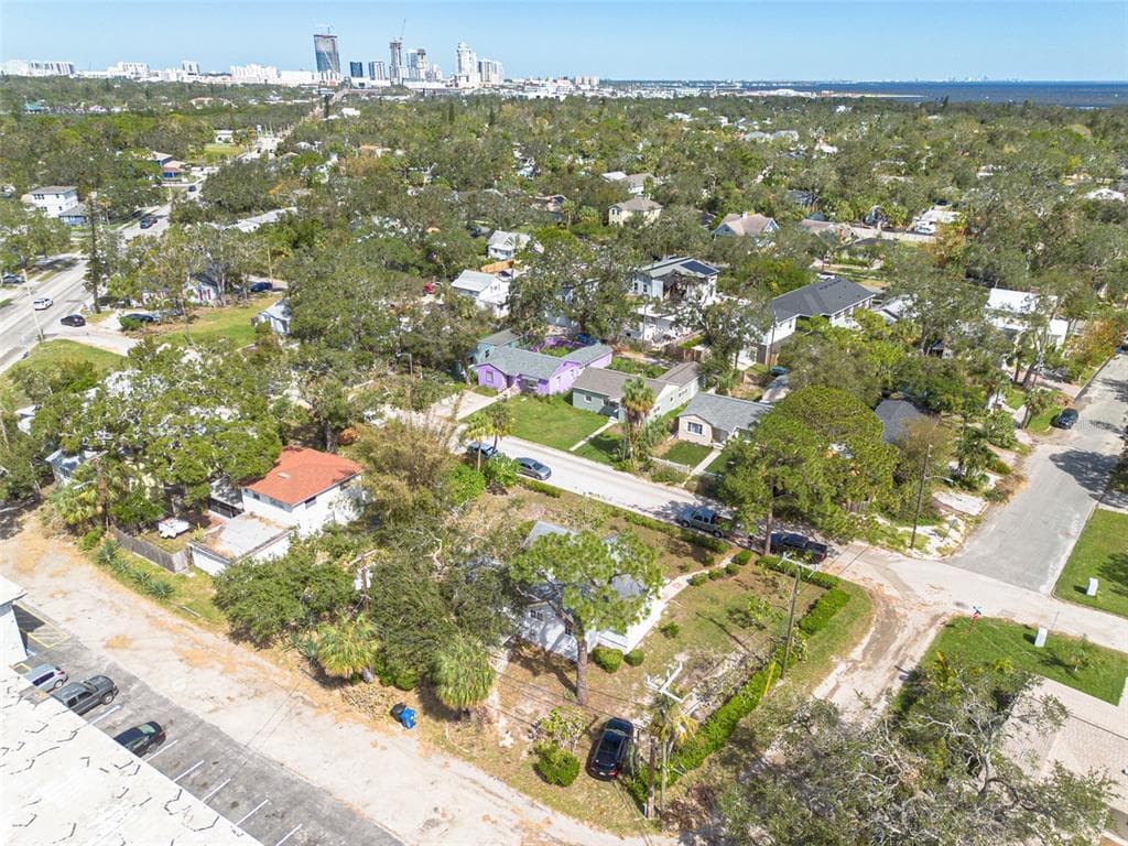 2755 EDWARDS AVENUE S ST PETERSBURG, FL 33705