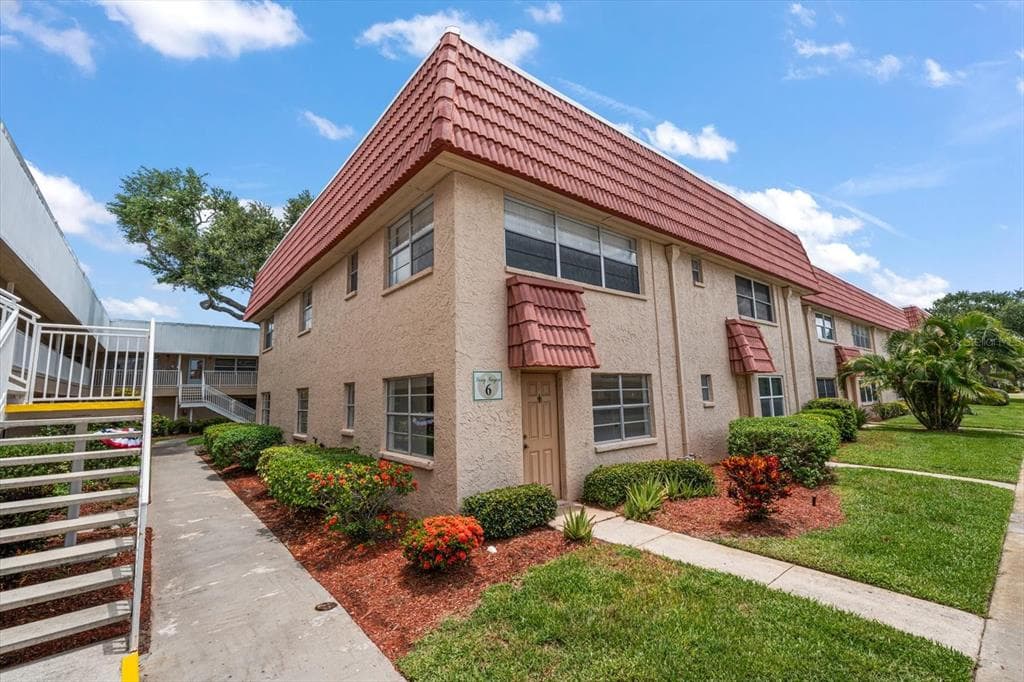 10037 62ND TERRACE N UNIT 1