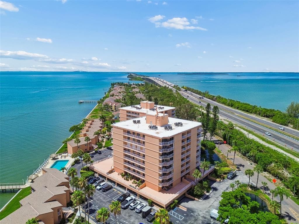 7430 SUNSHINE SKYWAY LANE S UNIT 201 ST PETERSBURG, FL 33711