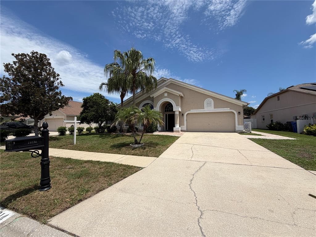 1914 LEICHESTER STREET VALRICO, FL 33594